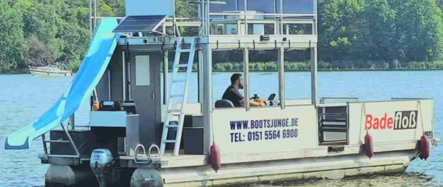Floss 18 Pers. Partyboot mit Rutsche mieten Berlin Köpenick 15 PS ohne Führerschein mit WC mieten