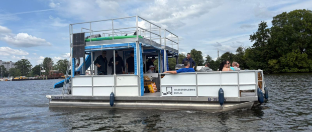 Floss IsLa II Grillboot - Eventboot - auf dem Tegeler See - bis zu 14 Personen - Wassererlebnis-Berlin mit Rutsche mieten