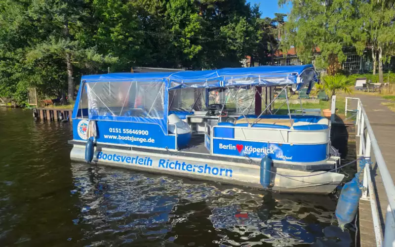 Partyfloß in Berlin-Köpenick / Schmöckwitz mit Ponton & Grillboot