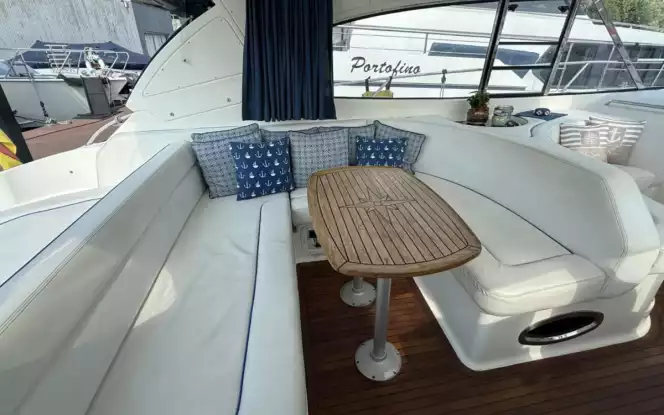 Luxus Yacht Blue Star innen