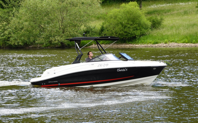 Boote auf Trailer Christel 1 - Bayliner VR5 BR mit Tower Bild 2