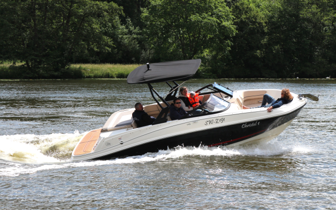 Boote auf Trailer Christel 1 - Bayliner VR5 BR mit Tower Bild 1