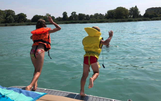 Boote auf Trailer Christel 4 - Sea Ray 190 SPXE Bild 2