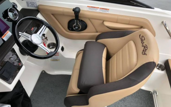 Boote auf Trailer Christel 4 - Sea Ray 190 SPXE Bild 7