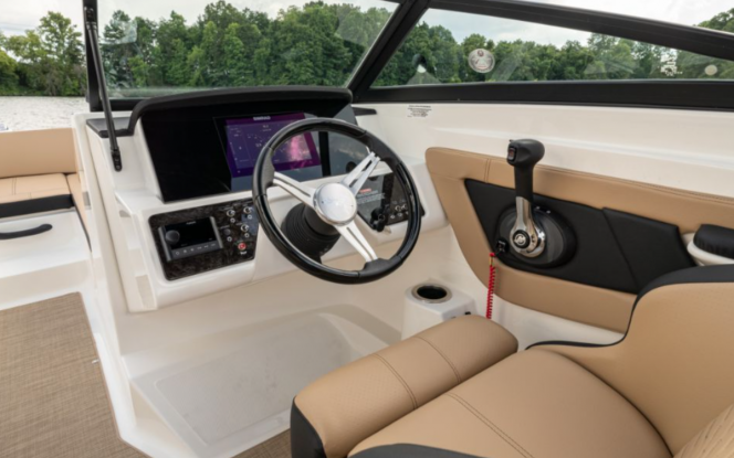 Boote auf Trailer Christel 5 - Sea Ray 210 SPXE & Tower Bild 6