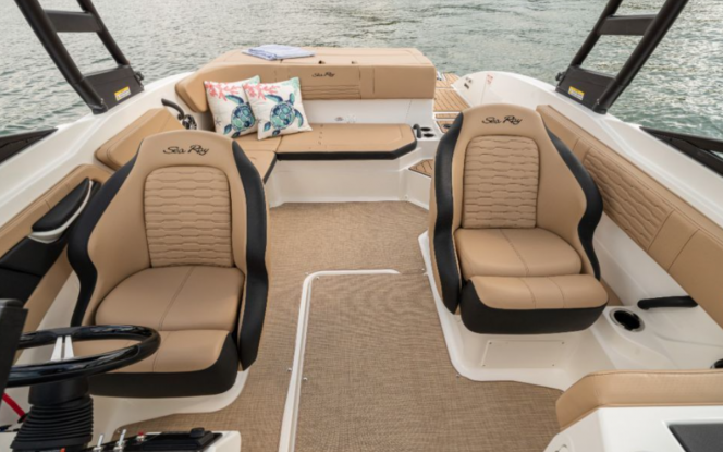 Boote auf Trailer Christel 5 - Sea Ray 210 SPXE & Tower Bild 4