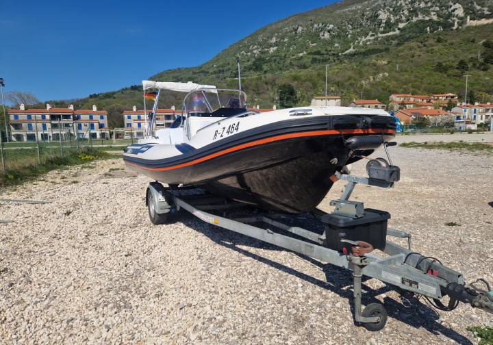 Boote auf Trailer Motorboot 140 Ps Bild 7