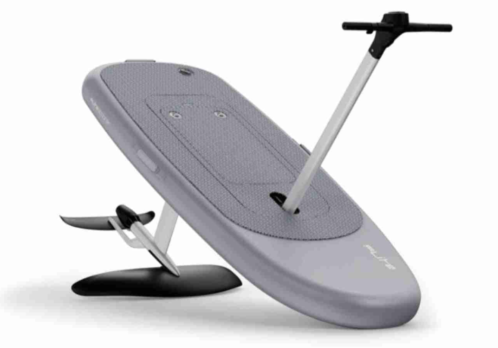 eFoilen eFoil mieten Berlin Fliteboard Flitescooter Anfängerkurs Bild 2