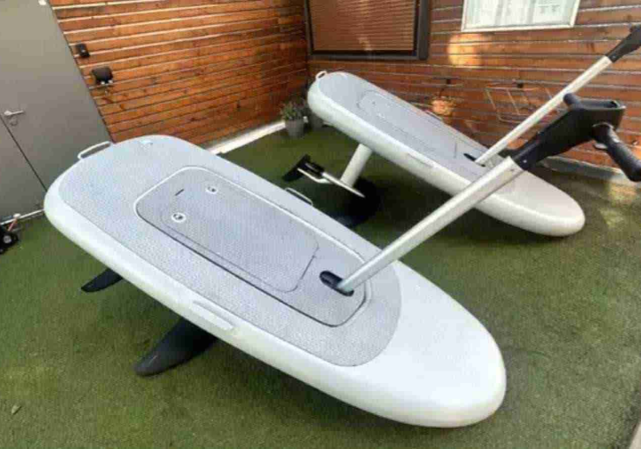eFoilen eFoil mieten Berlin Fliteboard Flitescooter Anfängerkurs Bild 1