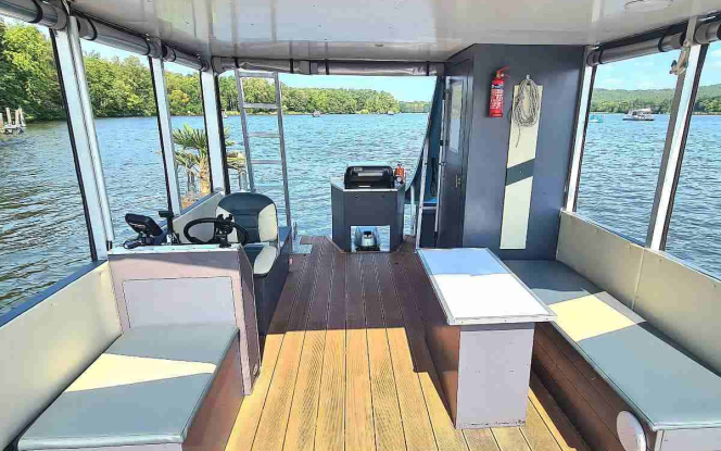 Floss 18 Pers. Partyboot mit Rutsche mieten Berlin Köpenick 15 PS ohne Führerschein mit WC Bild 3