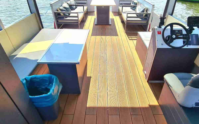 Floss 18 Pers. Partyboot mit Rutsche mieten Berlin Köpenick 15 PS ohne Führerschein mit WC Bild 2