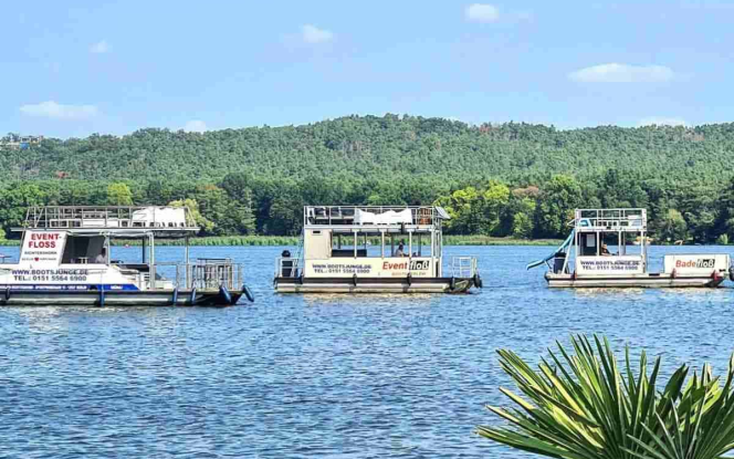 Floss 18 Pers. Partyboot mit Rutsche mieten Berlin Köpenick 15 PS ohne Führerschein mit WC Bild 6