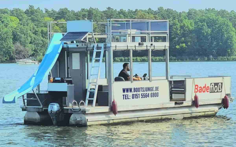 Floss 18 Pers. Partyboot mit Rutsche mieten Berlin Köpenick 15 PS ohne Führerschein mit WC Bild 1