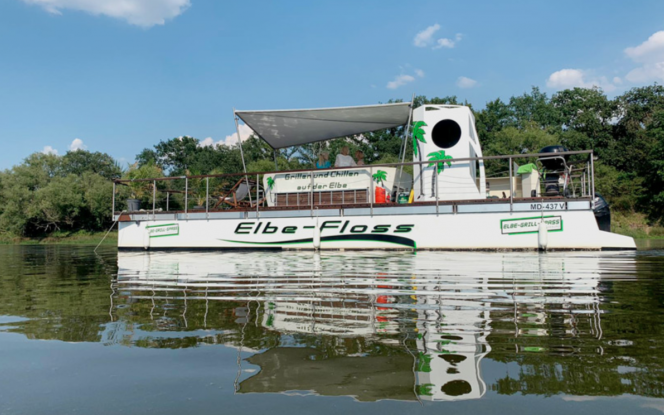 Floss Elbefloß 1 mit Sonnendach, WC und Bootsführer Bild 4