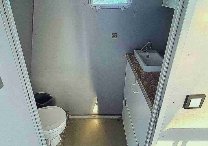 Floss Event-Floss mieten Berlin Köpenick führerscheinfrei 16 Personen Bild 4