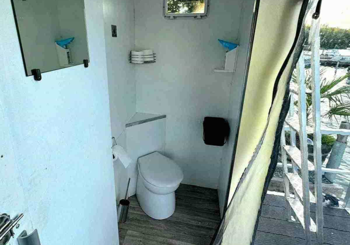 Floss Floss mieten Berlin Köpenick Event ohne Führerschein mit WC 18 Personen Bild 4