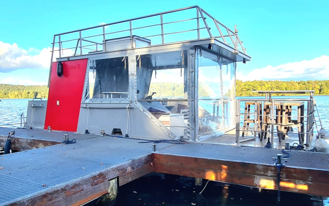 Floss Floß mieten in Berlin ? Eventfloß für 16 Personen ohne Führerschein Bild 1