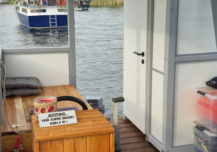 Floss Floß mieten in Berlin ? Rumtreiber II - Partyfloß für bis zu 8 Personen Bild 6