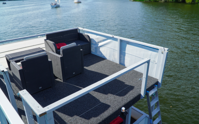 Floss Floß mieten in Berlin – Rumtreiber Partyfloß für bis zu 12 Personen Bild 3