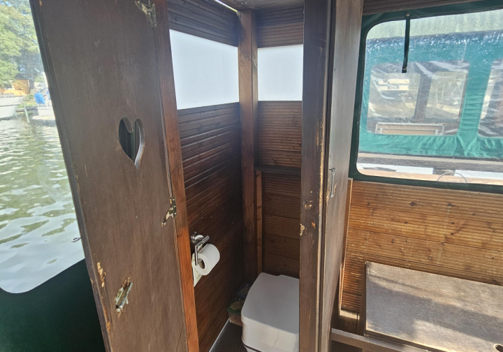 Floss Floss Rahnsdorf für 8 Personen, führerscheinfrei, optional WC zubuchbar mieten Bild 4