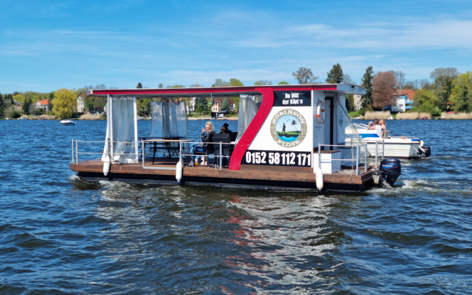 Floss Floss Swan Princess für 15 Personen, führerscheinfrei, WC mieten Bild 1