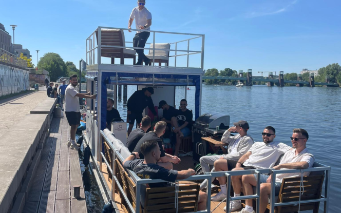 Floss IsLa I - Grillboot  - Eventboot - auf dem Tegeler See - bis zu 14 Personen - Wassererlebnis-Berlin Bild 8