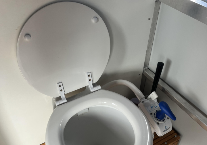 Floss IsLa I - Grillboot  - Eventboot - auf dem Tegeler See - bis zu 14 Personen - Wassererlebnis-Berlin Bild 4