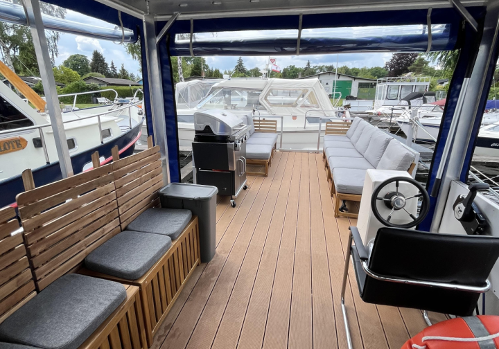 Floss IsLa I - Grillboot  - Eventboot - auf dem Tegeler See - bis zu 14 Personen - Wassererlebnis-Berlin Bild 2