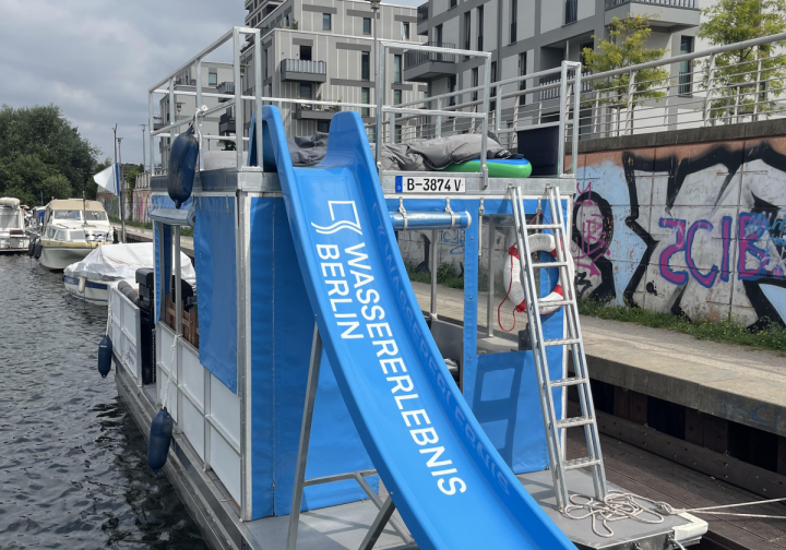 Floss IsLa II Grillboot - Eventboot - auf dem Tegeler See - bis zu 14 Personen - Wassererlebnis-Berlin mit Rutsche Bild 2
