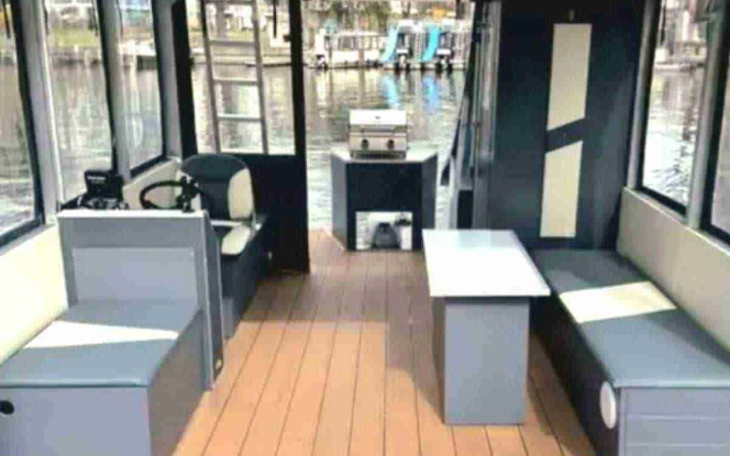 Floss Partyboot mieten Berlin Köpenick 15 PS ohne Führerschein mit WC 18 Pers. Bild 4