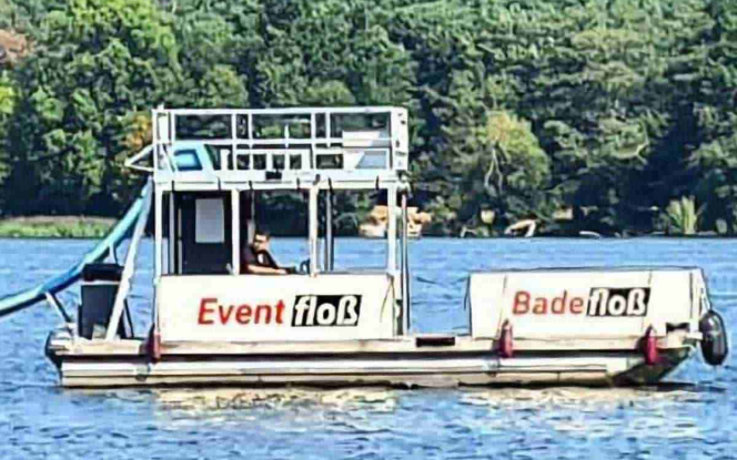 Floss Partyboot mieten Berlin Köpenick 15 PS ohne Führerschein mit WC 18 Pers. Bild 1
