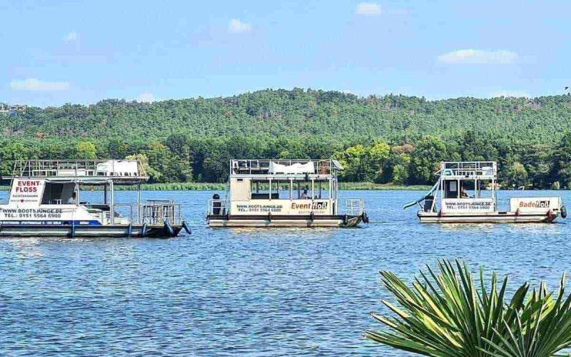 Floss Partyboot mieten Berlin Köpenick 15 PS ohne Führerschein mit WC 18 Pers Bild 5
