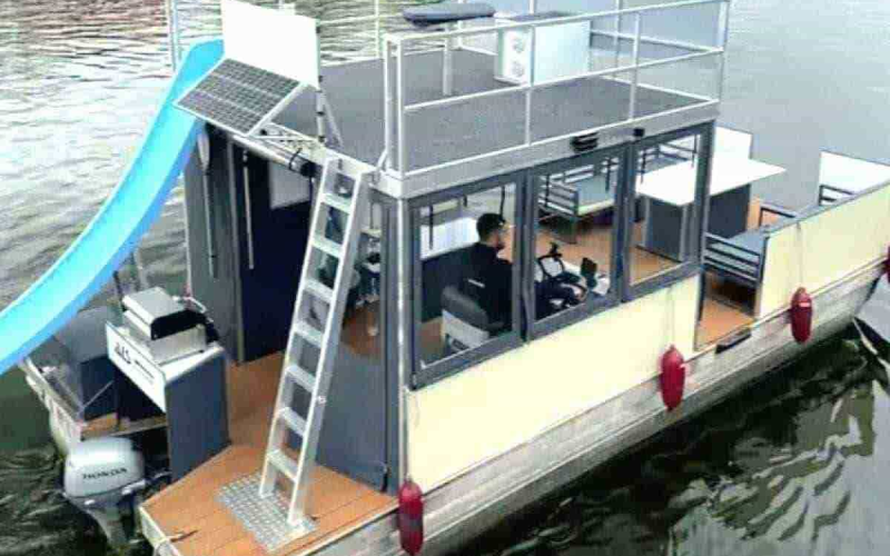 Floss Partyboot mieten Berlin Köpenick 15 PS ohne Führerschein mit WC 18 Pers Bild 2