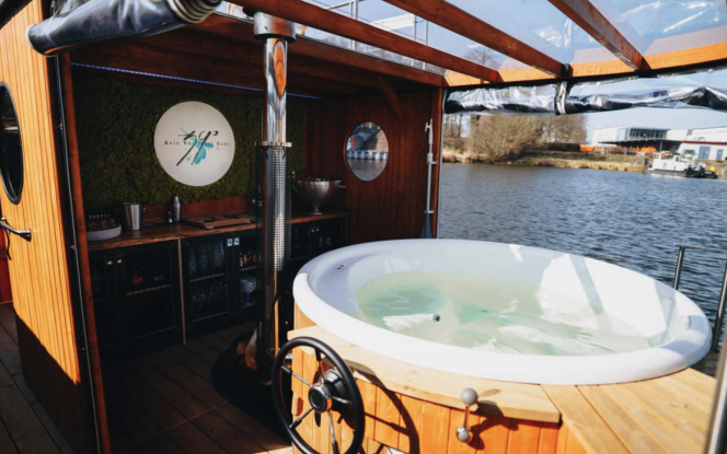 Floss Whirlpoolboot - im Winter Bild 6