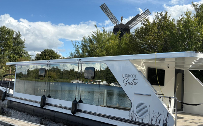 Hausboot 5 Sterne Ferienwohnung mit Blick auf den See | Lake Suite Bild 1