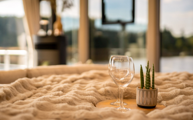 Hausboot 5 Sterne Ferienwohnung mit Blick auf den See | Lake Suite Bild 20