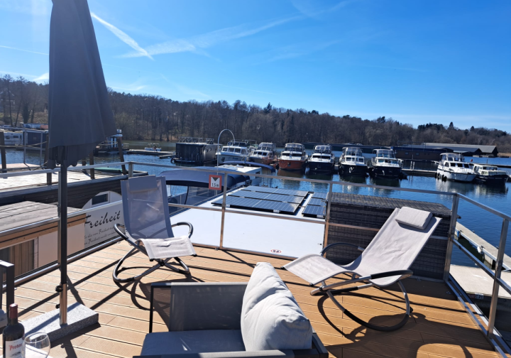 Hausboot Auszeit mit Sauna führerscheinfrei Bild 18
