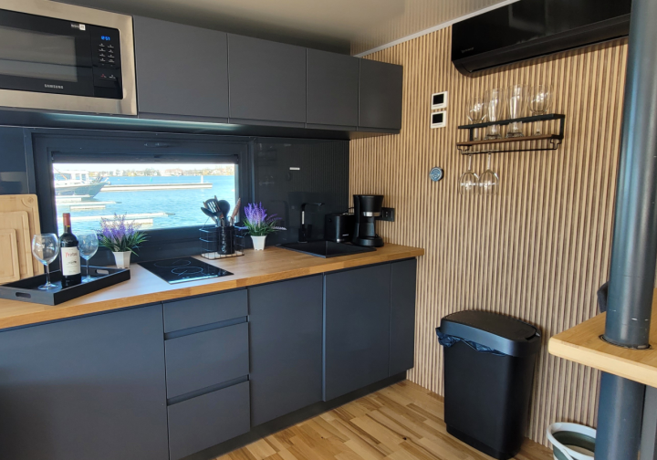 Hausboot Auszeit mit Sauna führerscheinfrei Bild 4