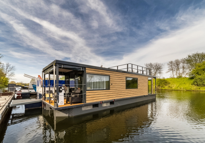 Hausboot Bella Vista- führerscheinfrei- Bild 1