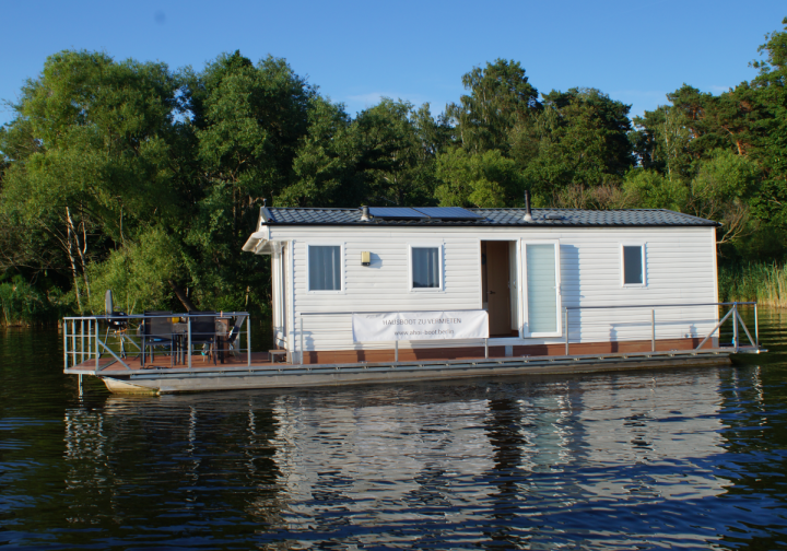 Hausboot Hausboot Ahoi-Boot.Berlin ? führerscheinfrei bei Berlin | 5 Pers | Sonnenterrasse Bild 1