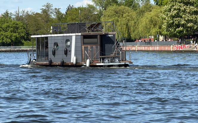 Hausboot Hausboot mieten Berlin Köpenick  Führerscheinpflichtiges Bild 1