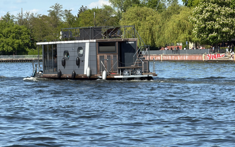 Hausboot Hausboot mieten Berlin Köpenick  Führerscheinpflichtiges Bild 3