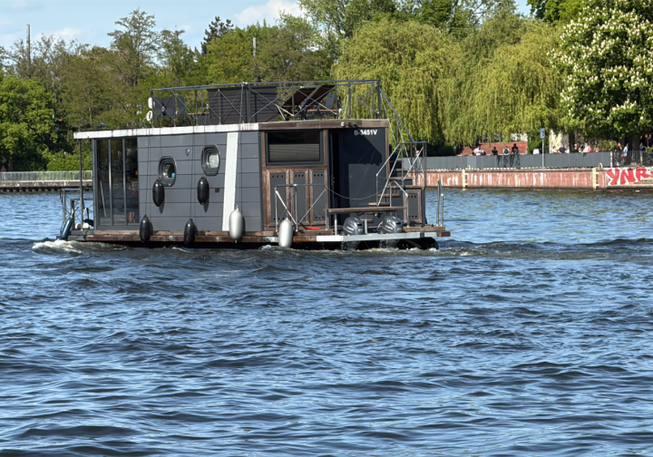 Hausboot Hausboot mieten Berlin Köpenick  Führerscheinpflichtiges Bild 5