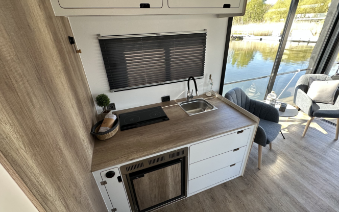 Hausboot Kolibri | Waterbus S.C. Independent Bild 20