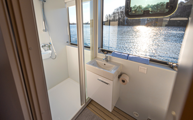 Hausboot Luxboot Sweet Dreams bis 6 Personen, führerscheinfrei mieten Bild 2