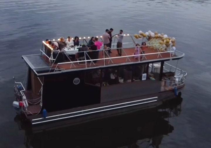 Hausboot Partyfloss,Grillboot Viktoria (bis 32 per.) Bild 1