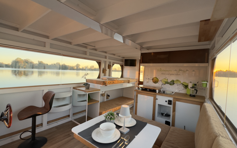 Hausboot Private Hausboot Experience mit Skipper Bild 2