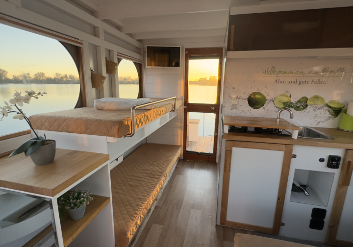 Hausboot Private Hausboot Experience mit Skipper Bild 3