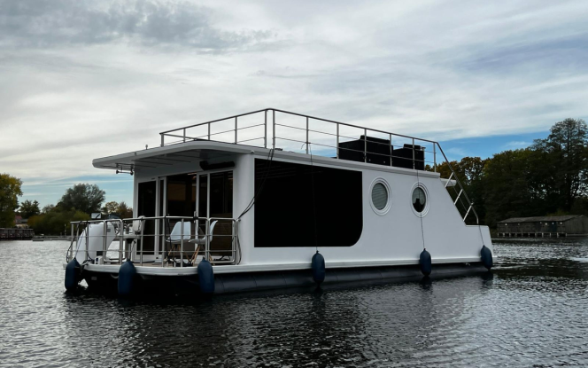 Hausboot Seensucht | UAB Houseboat LT Trimaran Houseboat 4300 Bild 2