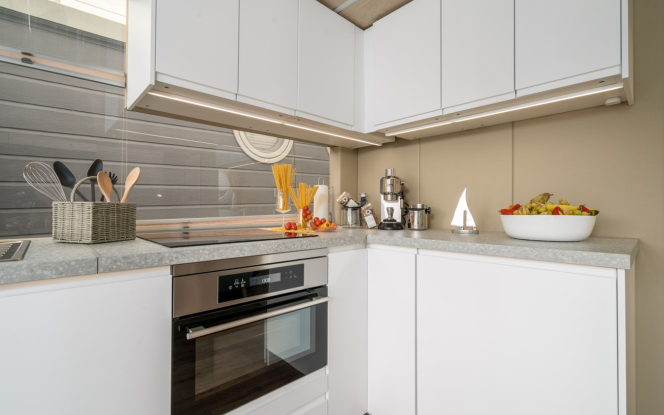 Hausboot Seensucht | UAB Houseboat LT Trimaran Houseboat 4300 Bild 5